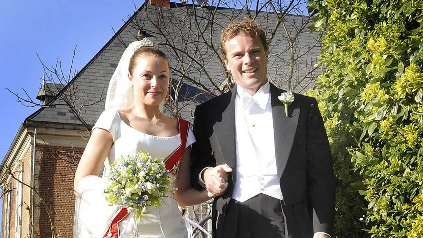 Louise Iuel-Albinus har nu overtaget Valdemars Slot, som hun skal dele med sin mand.