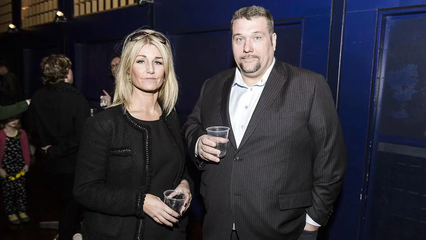 Amin Jensen og kæresten Bente Dalsgaard er gået fra hinanden. Her ses de i 2015 på spillestedet Portalen i Greve til komikeren Jan Monrads bisættelse.