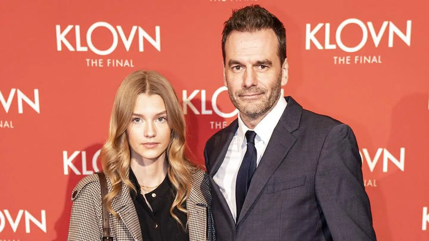 Jesper Buch med sin datter på den røde løber til gallapremiere på filmen 'Klovn The Final', i Bremen Teater onsdag den 29. januar 2020.. (Foto: Niels Christian Vilmann/Ritzau Scanpix)