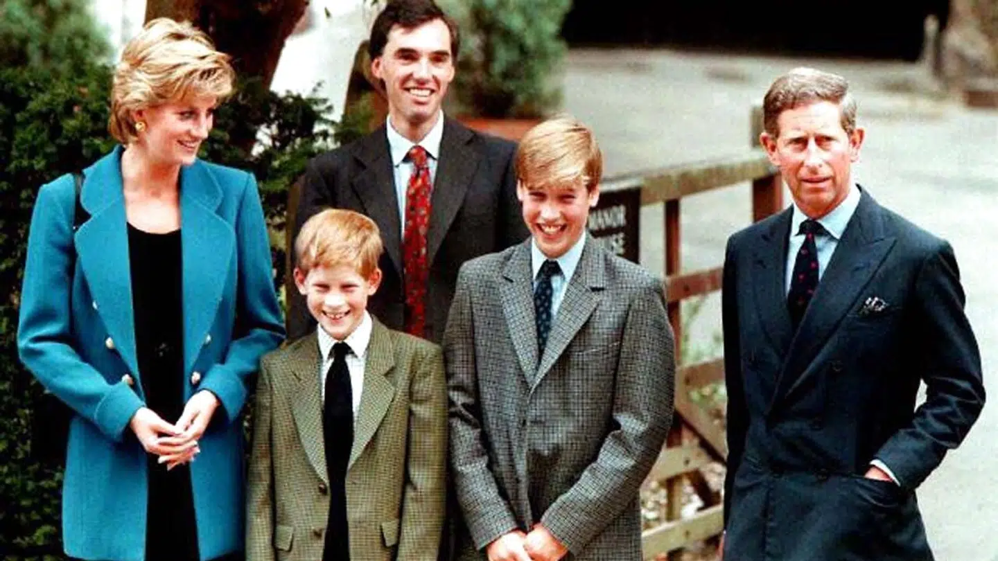 Prins William på sin første skoledag på Eton.