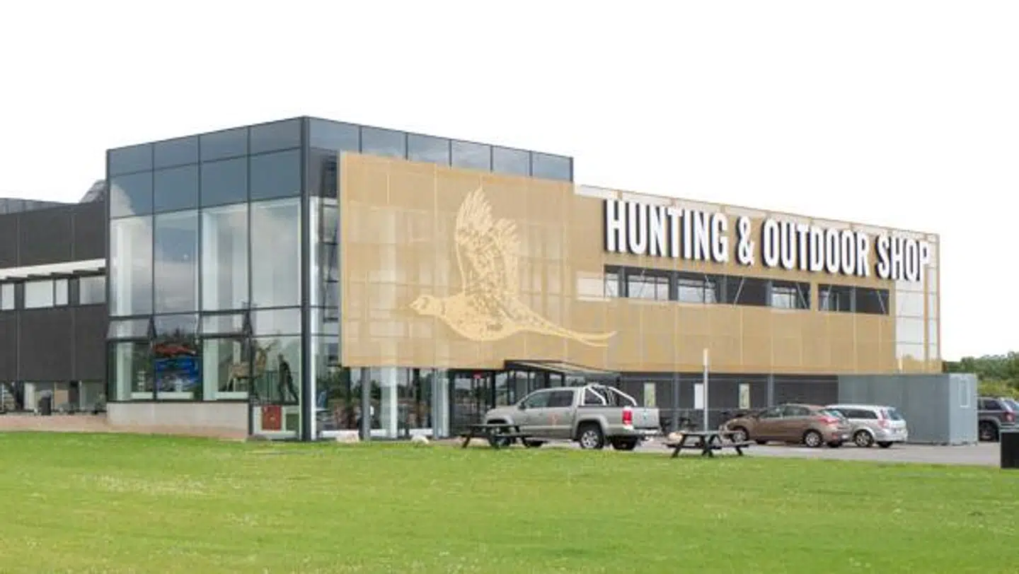 Østjysk Våbenhandel ligger ud til E45 ved Hedensted. De kæmper med omsætningen pga. it-kaos hos politiet