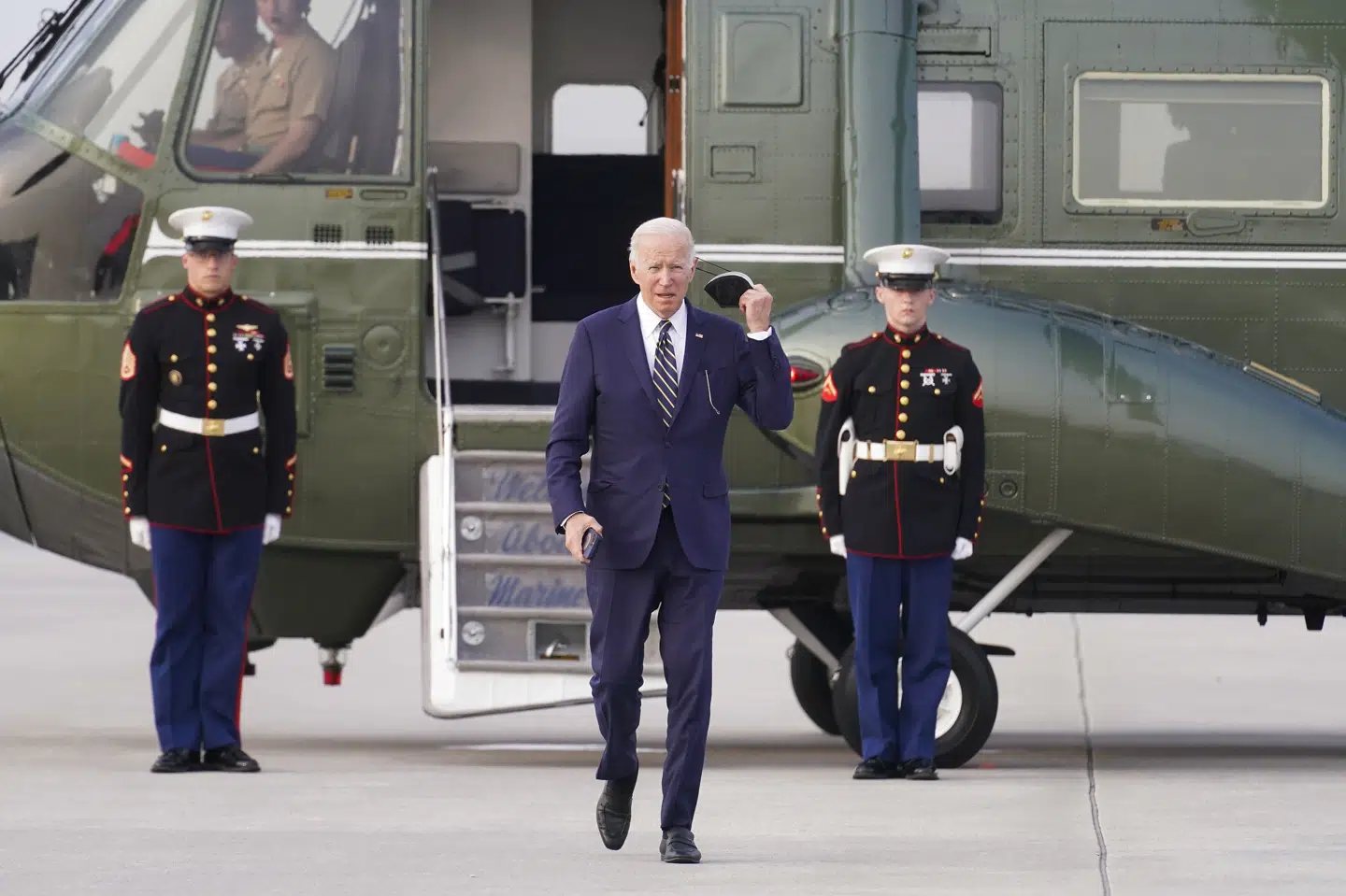 USA's præsident, Joe Biden, ankom onsdag til Chicago, hvor han blandt andet deltager i et velgørenhedsarrangement. Til arrangementet siger han, at en forestående afgørelse fra USA's højesteret kan få betydninger for eksempelvis retten til ægteskab mellem to af samme køn. Andrew Harnik/Ritzau Scanpix