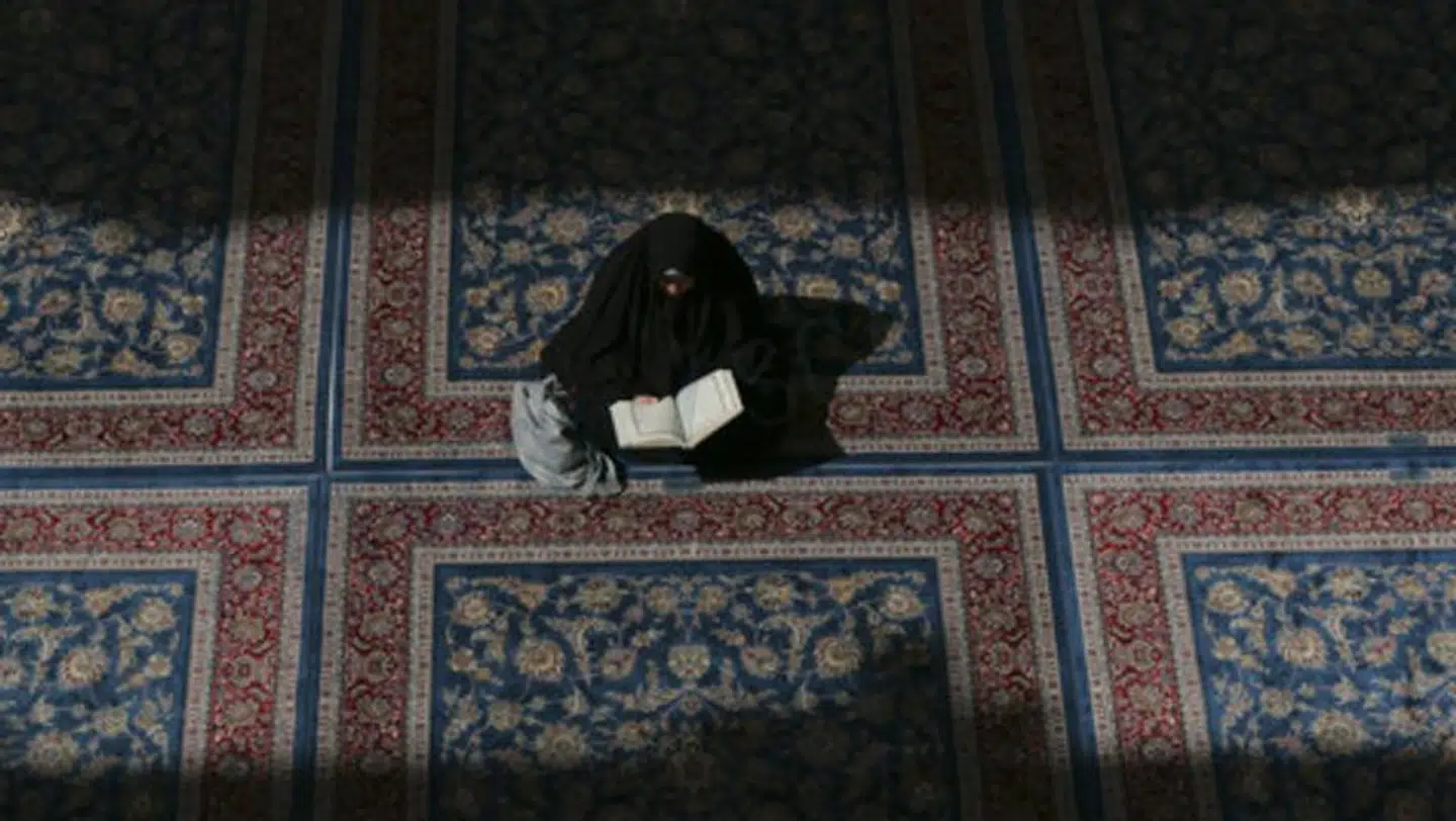 Flere shiamuslimske ledere i Sverige gifter sig med kvinder, der er købt af mænd, som ønsker midlertidig sex.