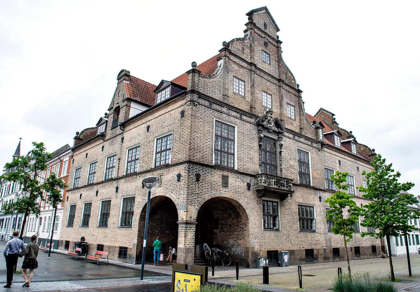 Parret endte med at få 30 og 60 dages fængsel, men de blev også dømt for berigelseskriminalitet, så det er uvist, hvad straffen for buksevand lyder på (arkivfoto).