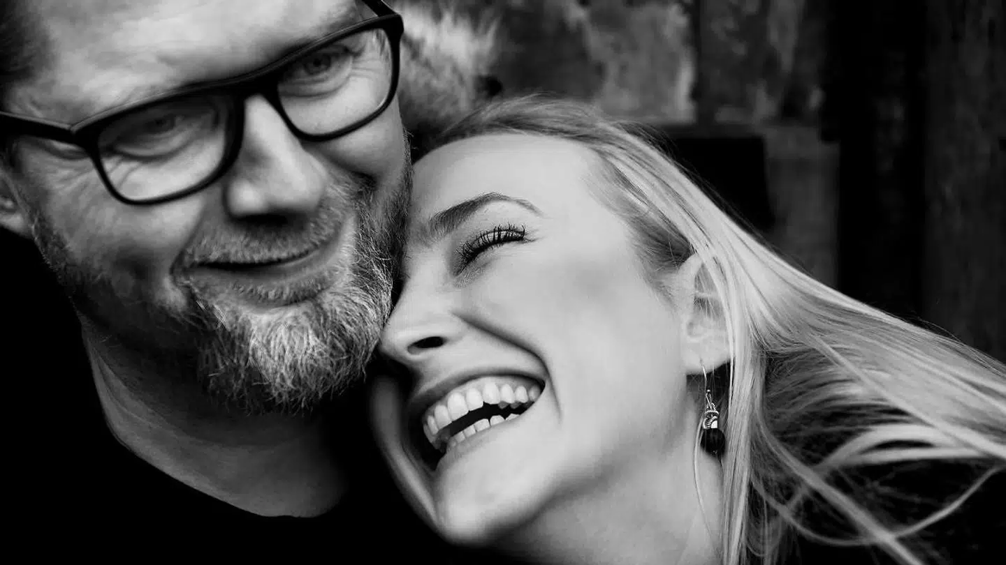 Line Hoffmeyer og Lasse Rimmer blev gift i august 2019. To år efter annoncerede de, at de skulle skilles, men fandt sammen igen. Men nu er forholdet 'endegyldigt slut'.