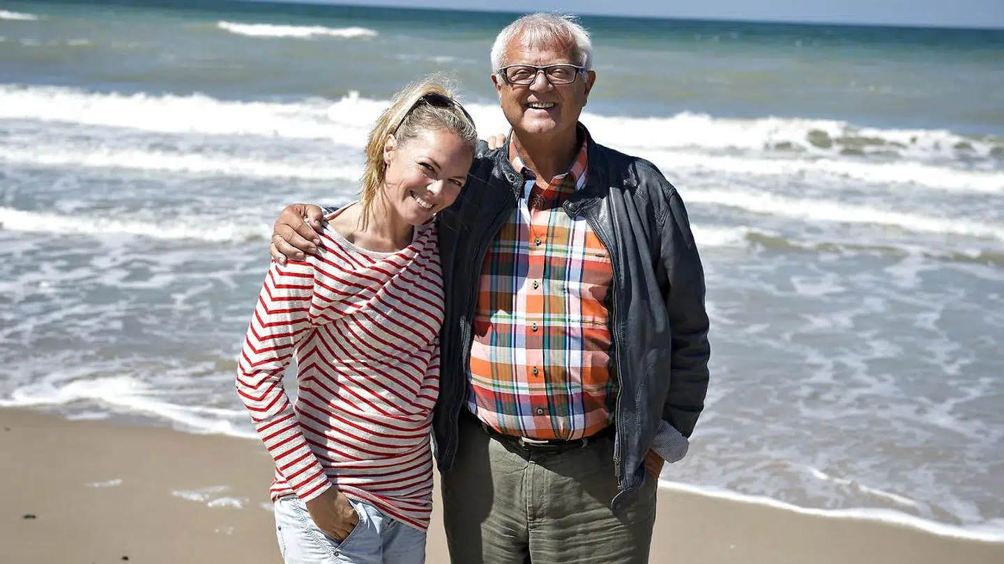 Per Pallesen har haft lidt mere fylde på mave og kinder før i tiden. Her med sin datter, skuespilleren Trine Pallesen, på Lønstrup Strand.