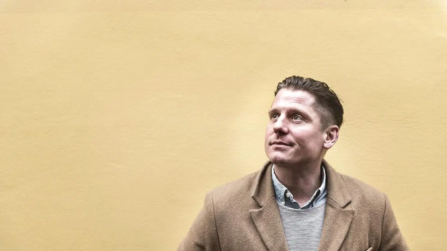 Nu taler Robert Hansen og kæresten Julie Starris.