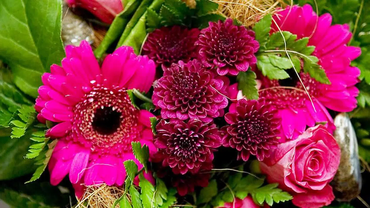 Mors dag er for de traditionsbundne uløseligt forbundet med smukke blomsterbuketter. Mangler du inspiration til et supplement eller måske endda en afløser til de smukke blomster, så læs med her.