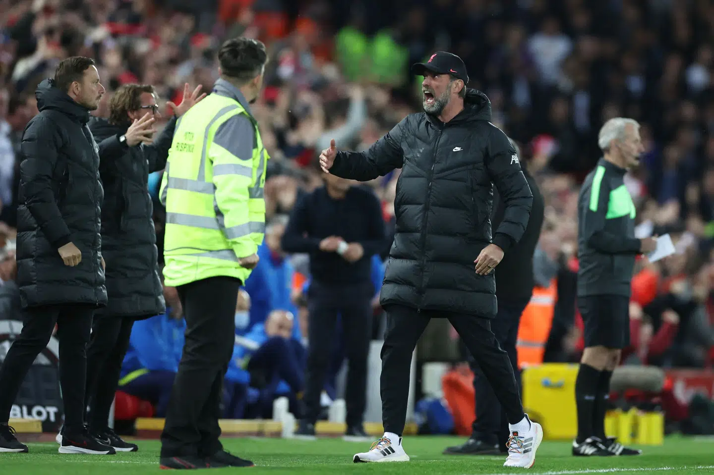 Jürgen Klopp og Liverpool smed for første gang i 13 kampe point i Premier League. Phil Noble/Reuters