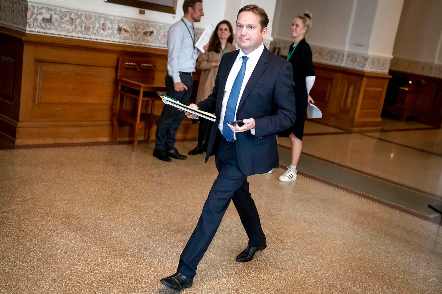 Marcus Knuth på vej til møde i Det Udenrigspolitiske Nævn på Christiansborg den 9. september 2021.