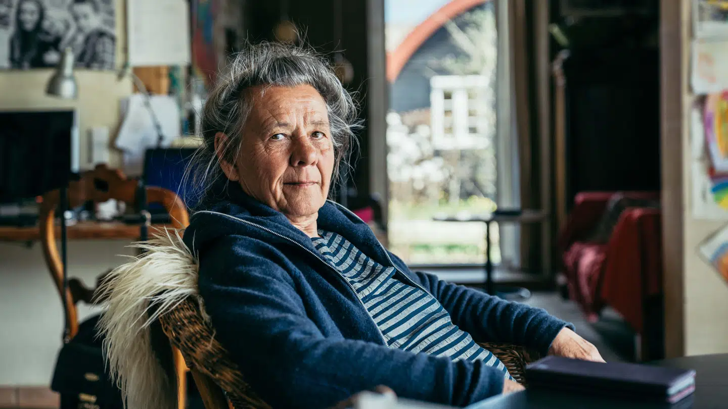 Anna-Birthe Mokrzyczka synes, hun bor både billigt, godt og bæredygtigt i Friland.