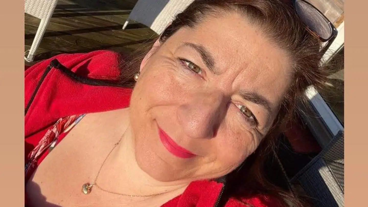 Karina Højbak har holdt to vidt forskellige konfirmationer for sine børn.