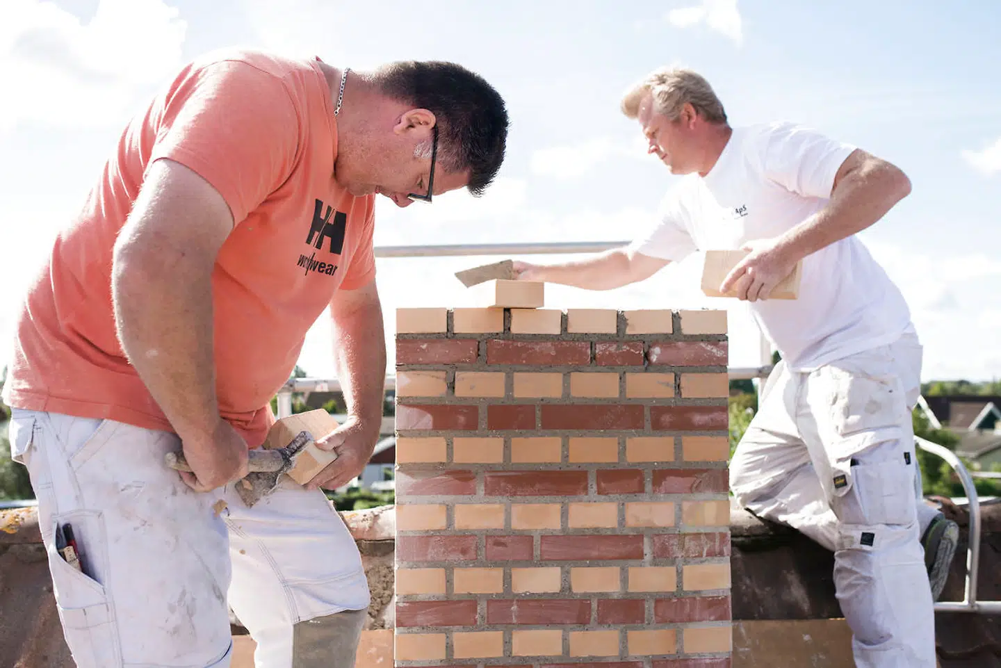 Meget kan gå galt på større byggeprojekter. Det er derfor en god idé at hyre sin egen byggerådgiver.