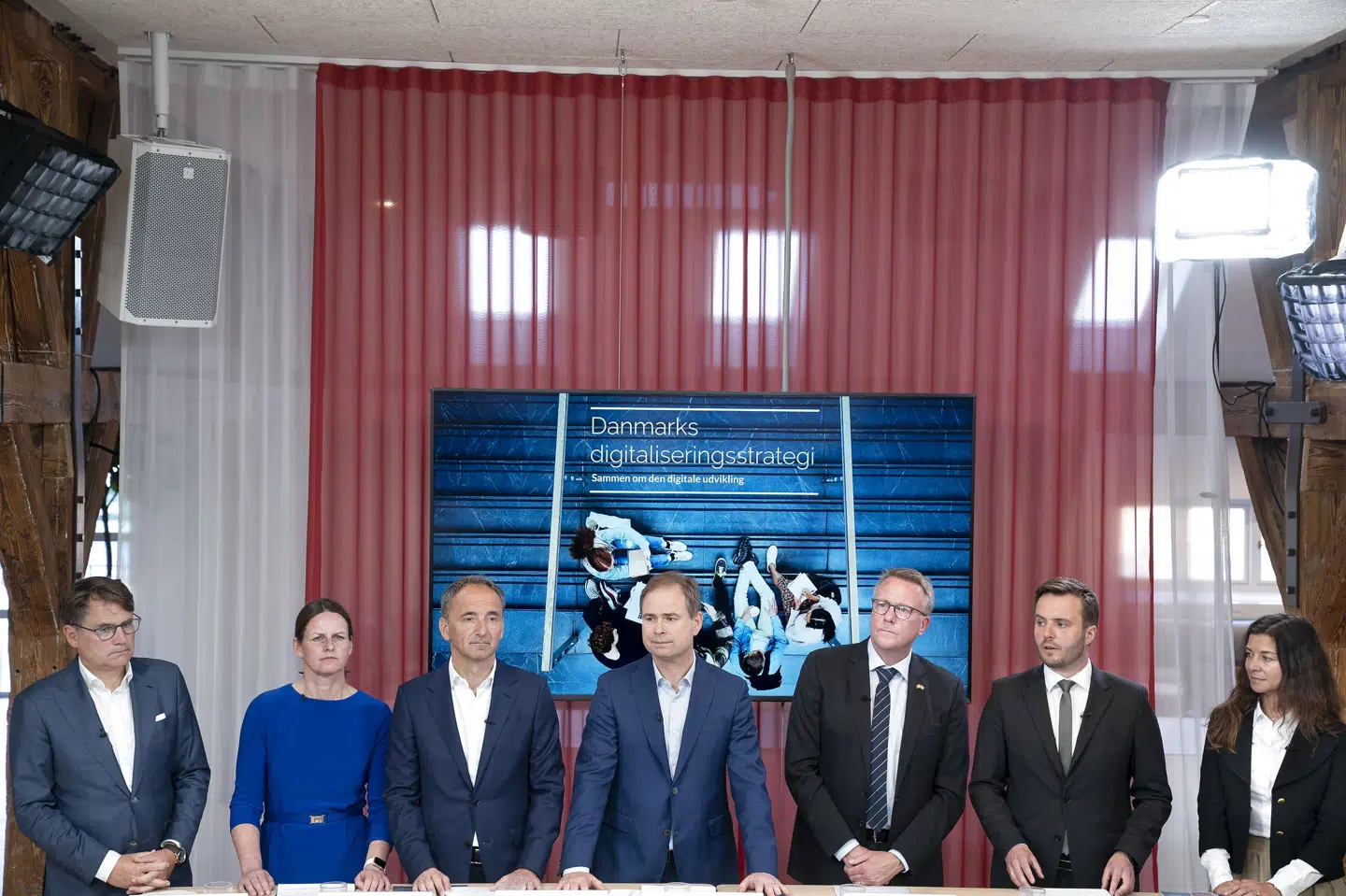På et pressemøde torsdag har regeringen præsenteret sin nye strategi for digitalisering. Det skete sammen med repræsentanter for erhvervslivet. Liselotte Sabroe/Ritzau Scanpix