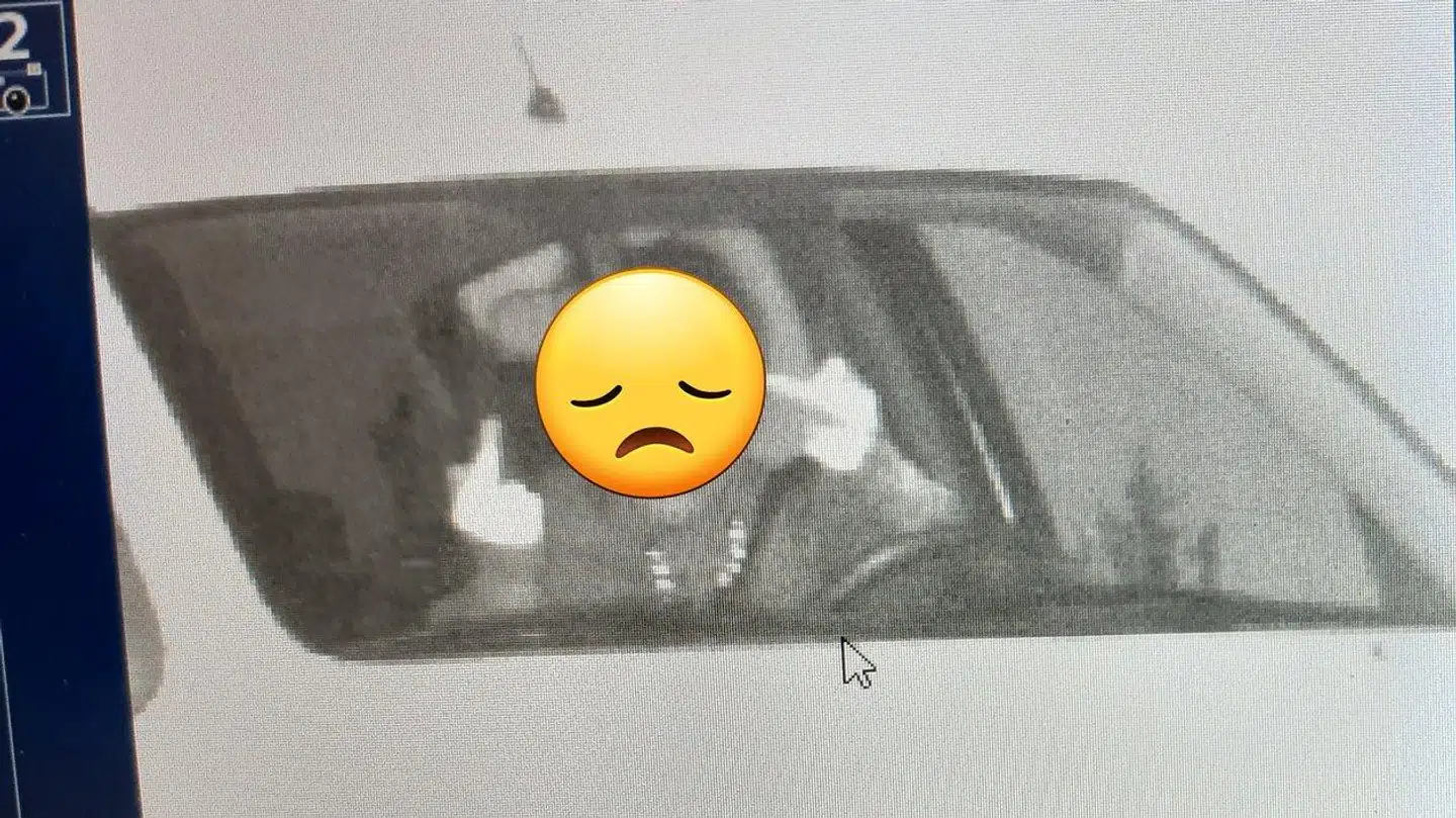 Speedometeret viste 128 km/t, da bilisten blev blitzet.