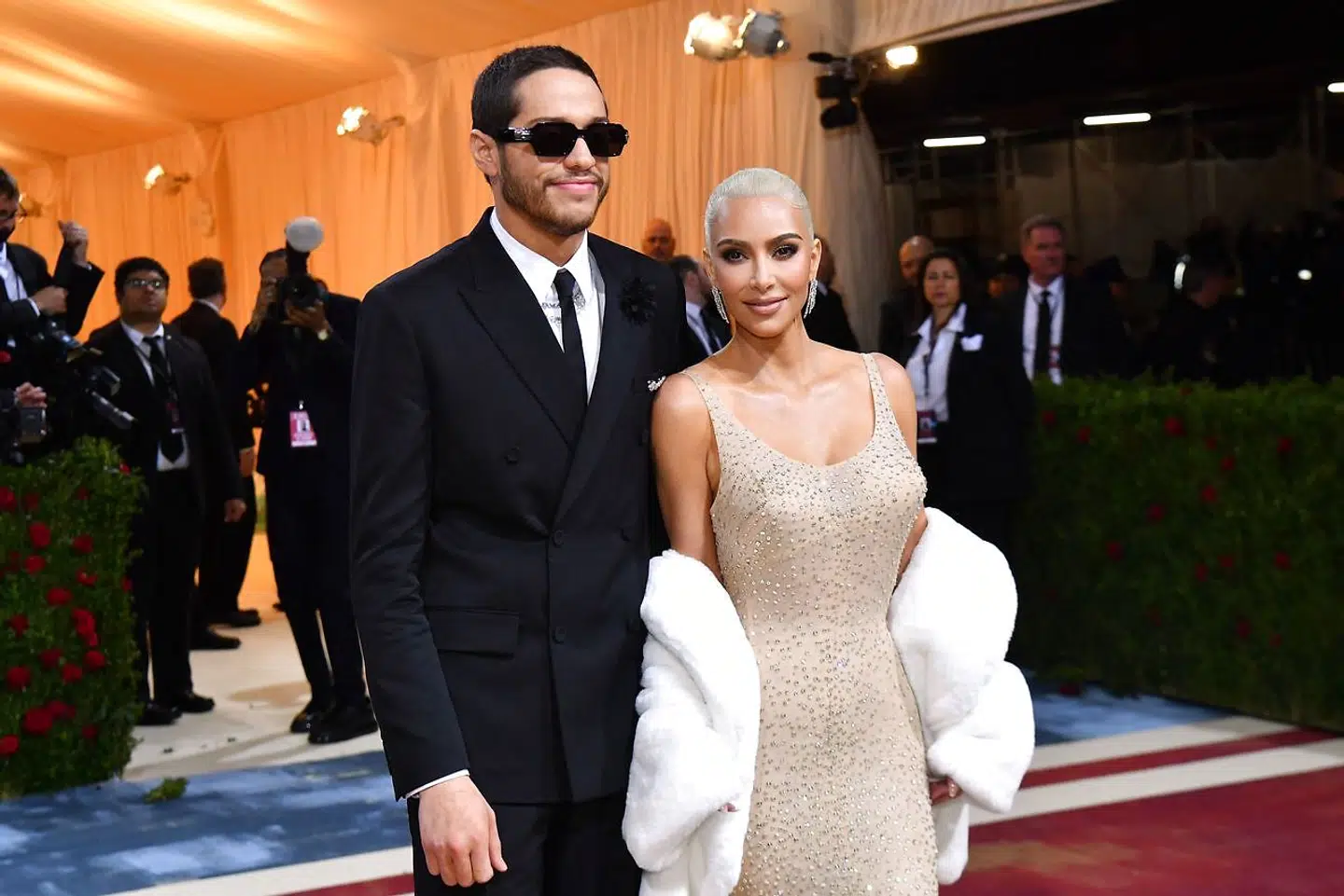 Kim Kardashian med Pete Davidson.