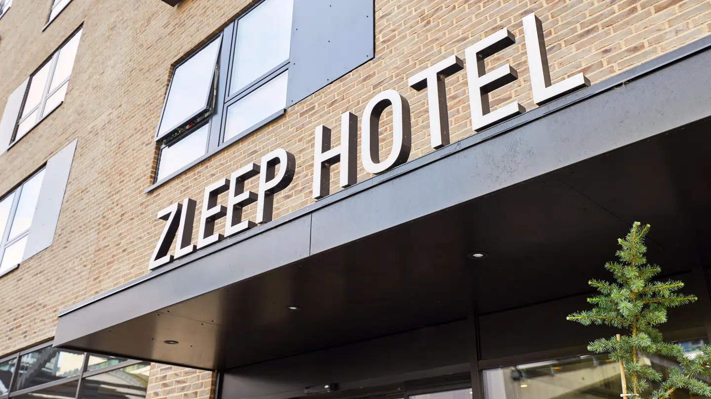 Zleep Hotel Aalborg erkender, at de har smidt Nicolai Aagard ud og beklaget hændelsen.