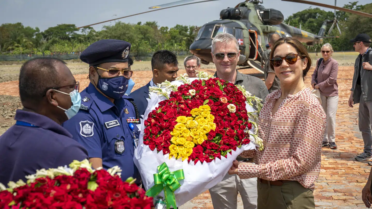 Kronprinsesse Mary og udviklingsminister Flemming Møller Mortensen besøger det sydvestlige Bangladesh,