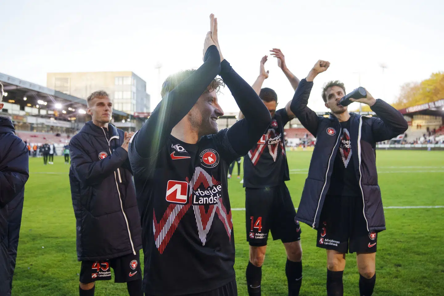 FC Midtjyllands angriber Anders Dreyer (i midten) blev pokalhelt torsdag med det enlige mål i 1-0-sejren ude over Vejle i den første af to semifinaler. Bo Amstrup/Ritzau Scanpix