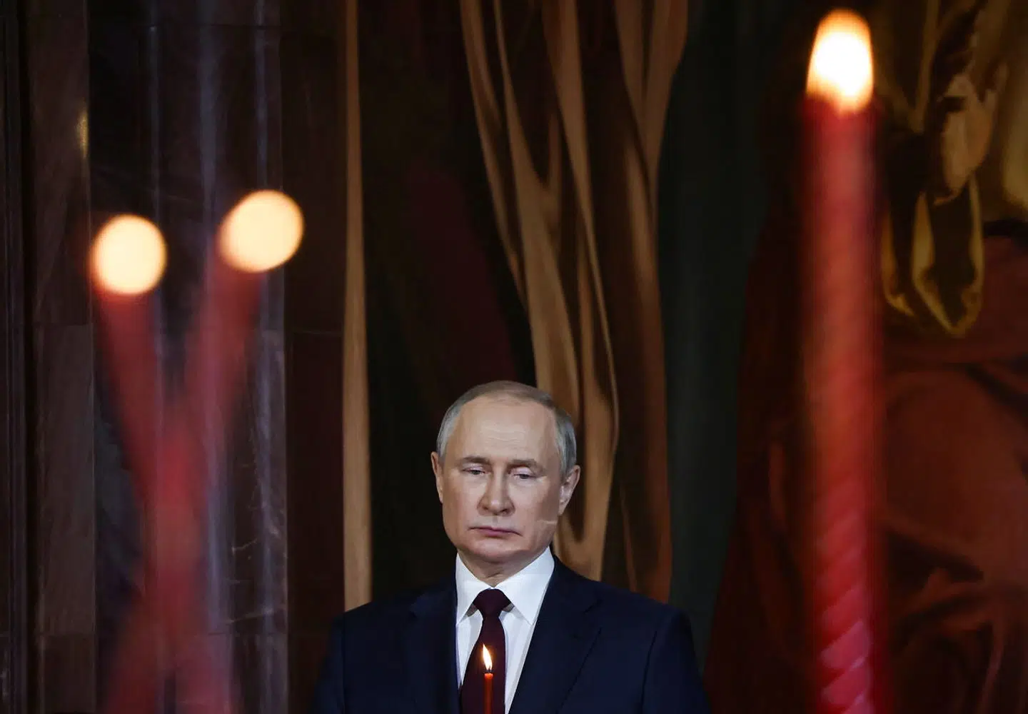 Vladimir Putins fremtoning i kirken er blevet betegnet som »skrøbelig«.