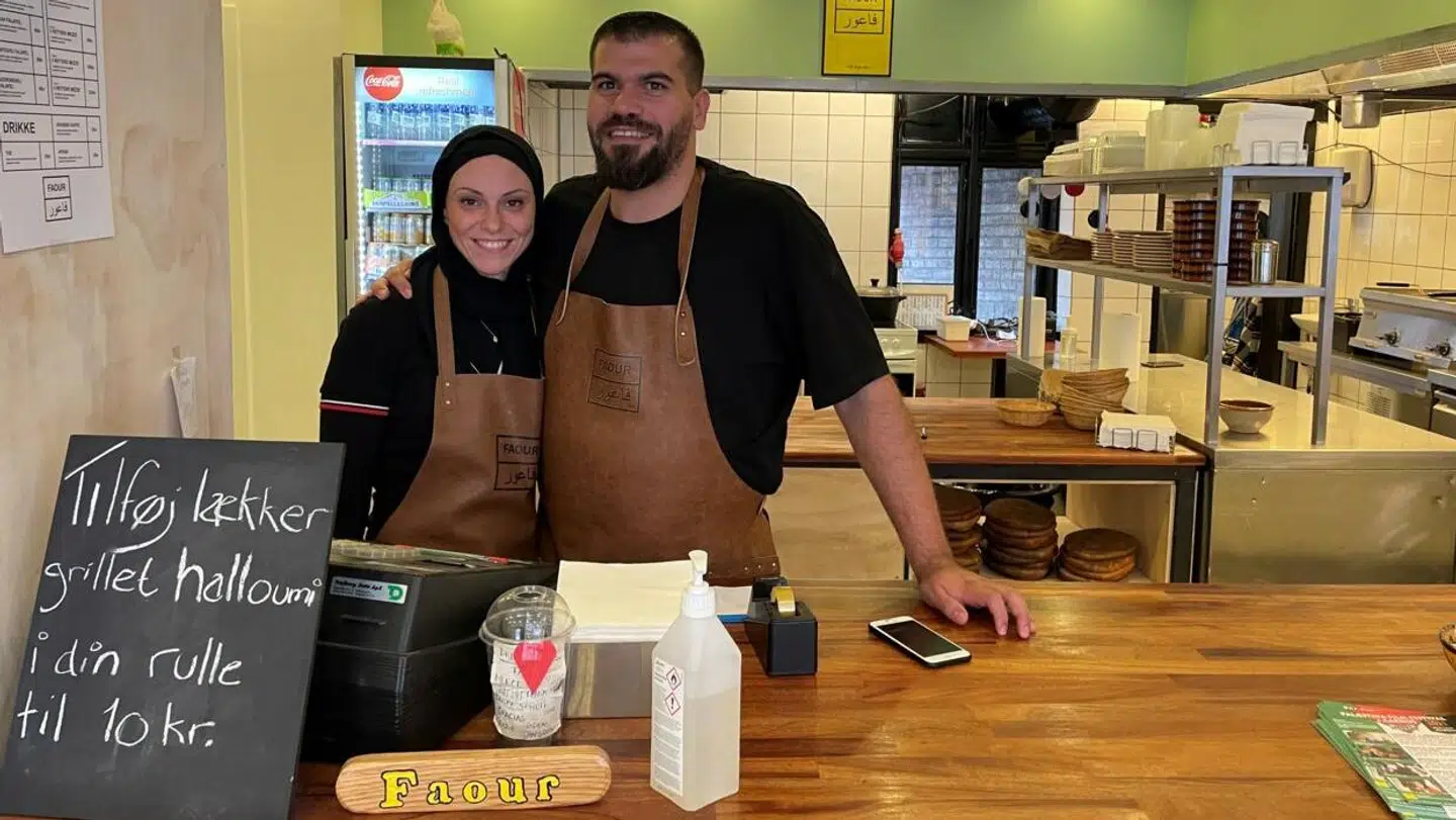 Mustafa Faour med sin kone, Zena Azzam, i restauranten i Klostergade i Aarhus.