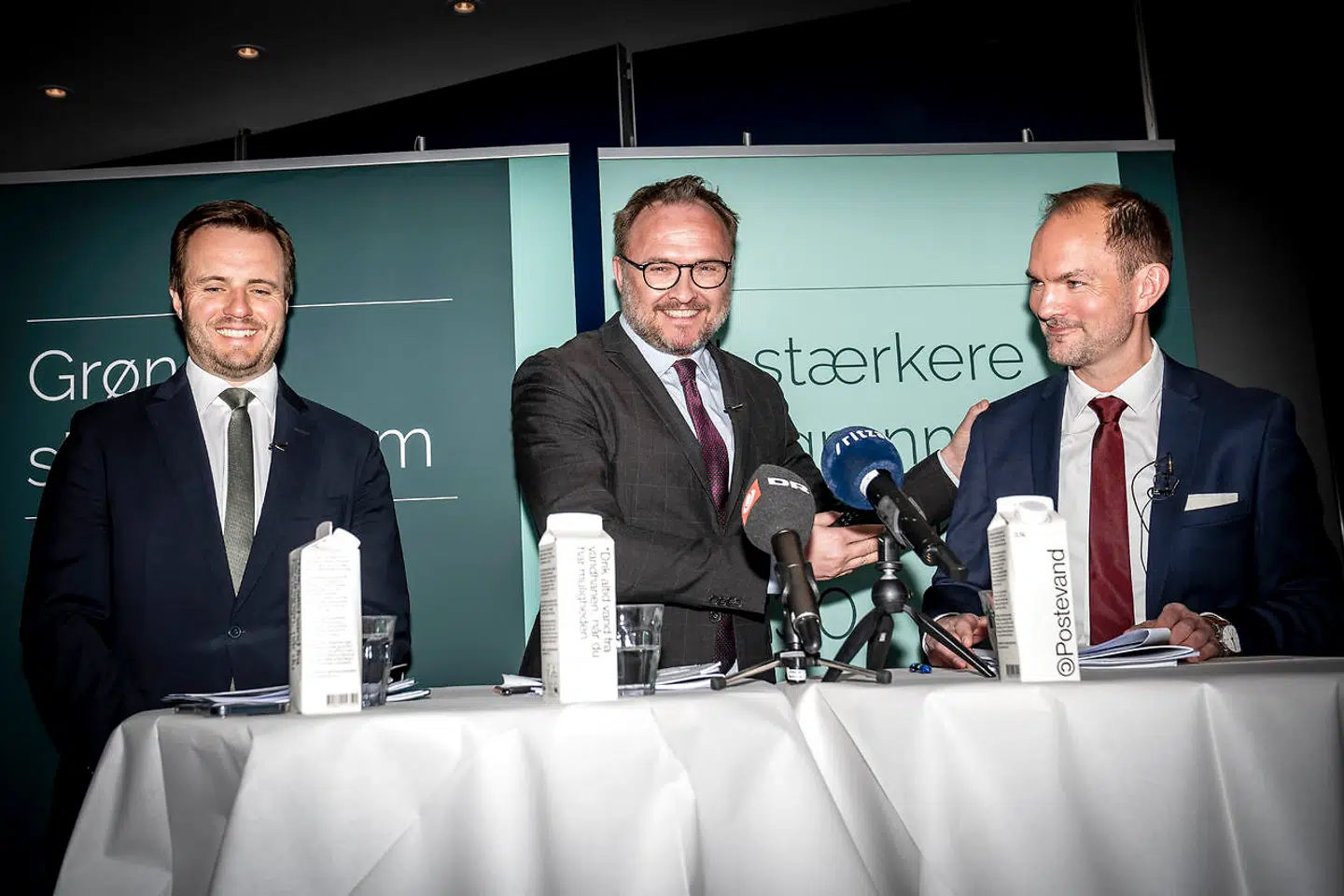 Skatteminister Jeppe Bruus, klimaminister Dan Jørgensen og erhvervsminister Simon Kollerup deltager i regeringens pressemøde om udspillet til grøn skattereform i Skatteministeriet onsdag 20. april 2022. (Foto: Mads Claus Rasmussen/Ritzau Scanpix)