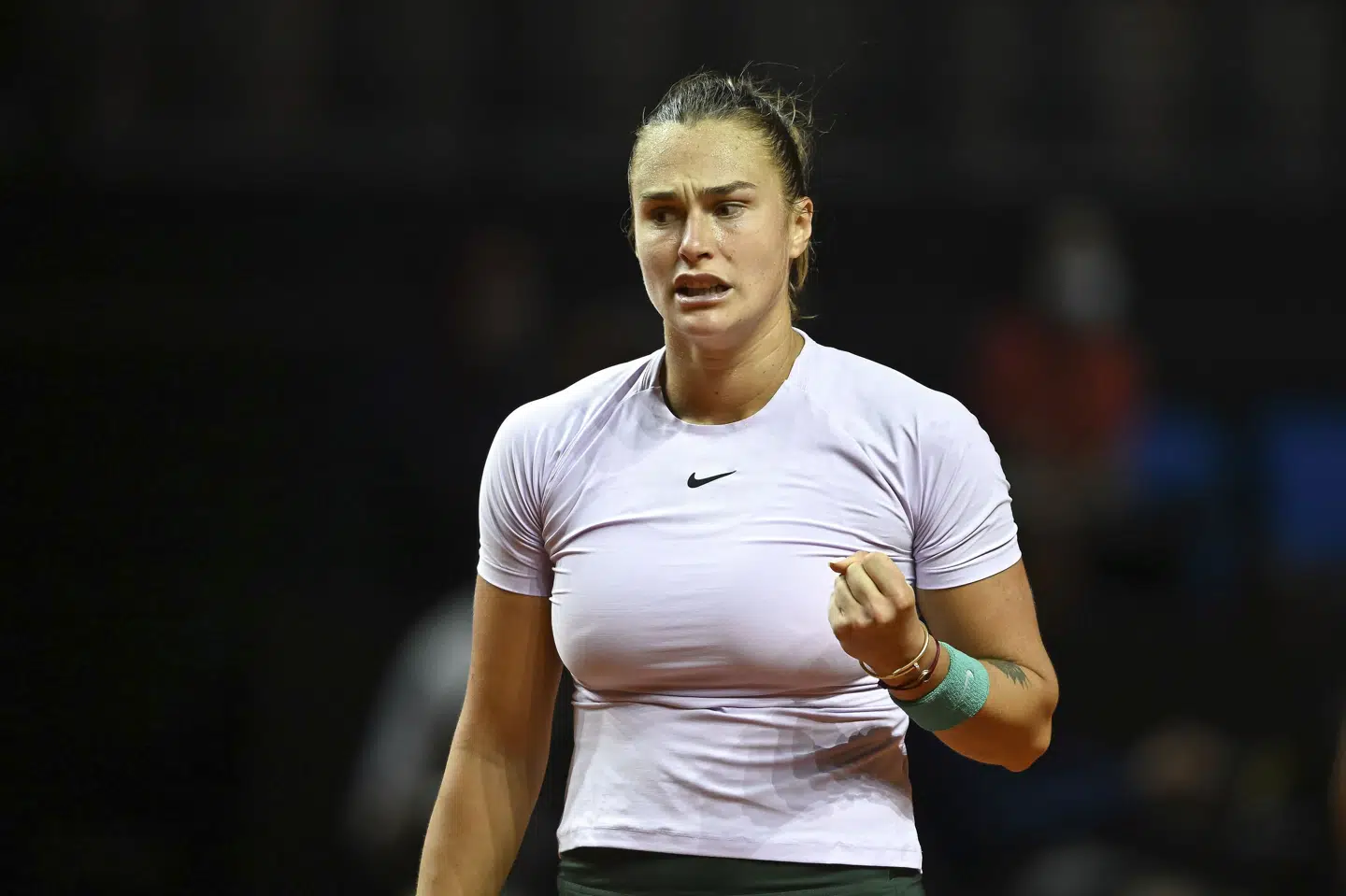 Hviderussiske Aryna Sabalenka er med sin fjerdeplads på verdensranglisten blandt verdens bedste kvindelige tennisspillere. Alligevel kan hun ikke se frem til en invitation til årets version af grand slam-turneringen Wimbledon. (Arkivfoto). Christian Kaspar-Bartke/Ritzau Scanpix