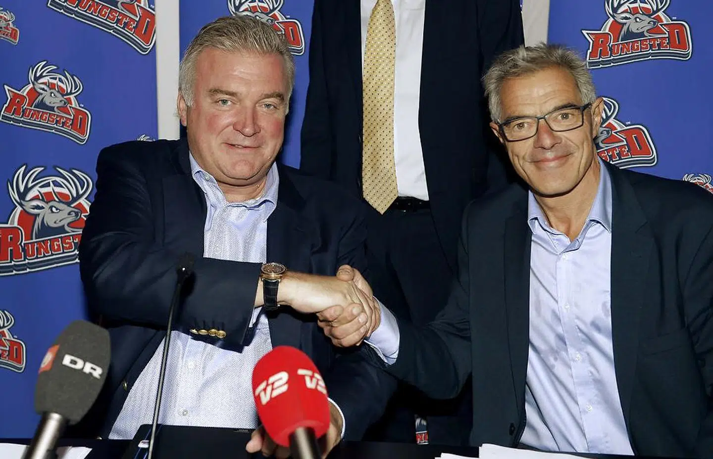 Lars Seier Christensen (tv.) og Finn Rosenthal underskriver kontrakten i 2015, og Rungsted Seier Capital er for alvor på skinner.