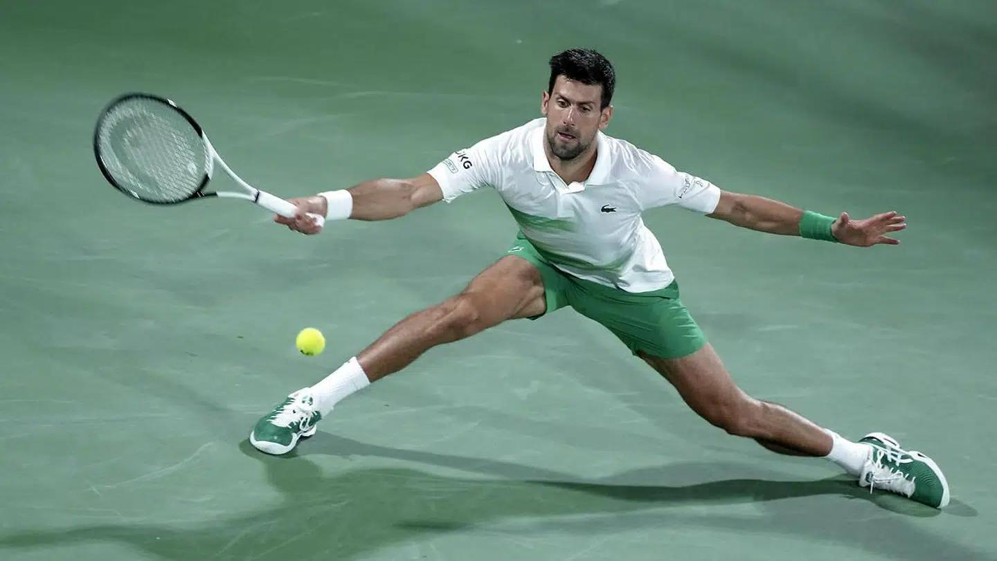 Novak Djokovic i aktion i Dubai i den eneste turnering, han har deltaget i i hele 2022.
