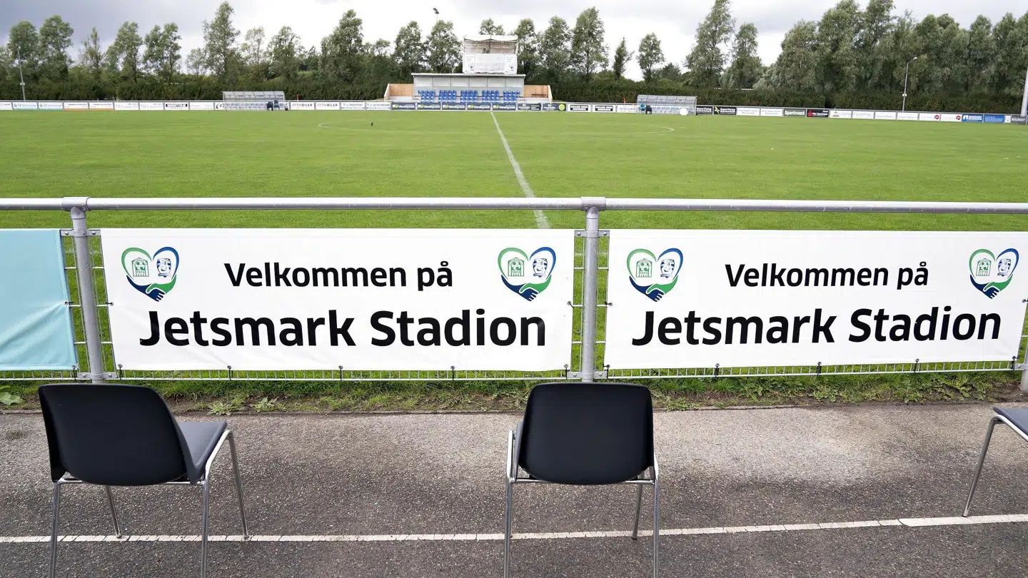 Der skal som planlagt spilles fodbold på Jetsmark Stadion søndag eftermiddag (Arkivfoto). Henning Bagger/Ritzau Scanpix