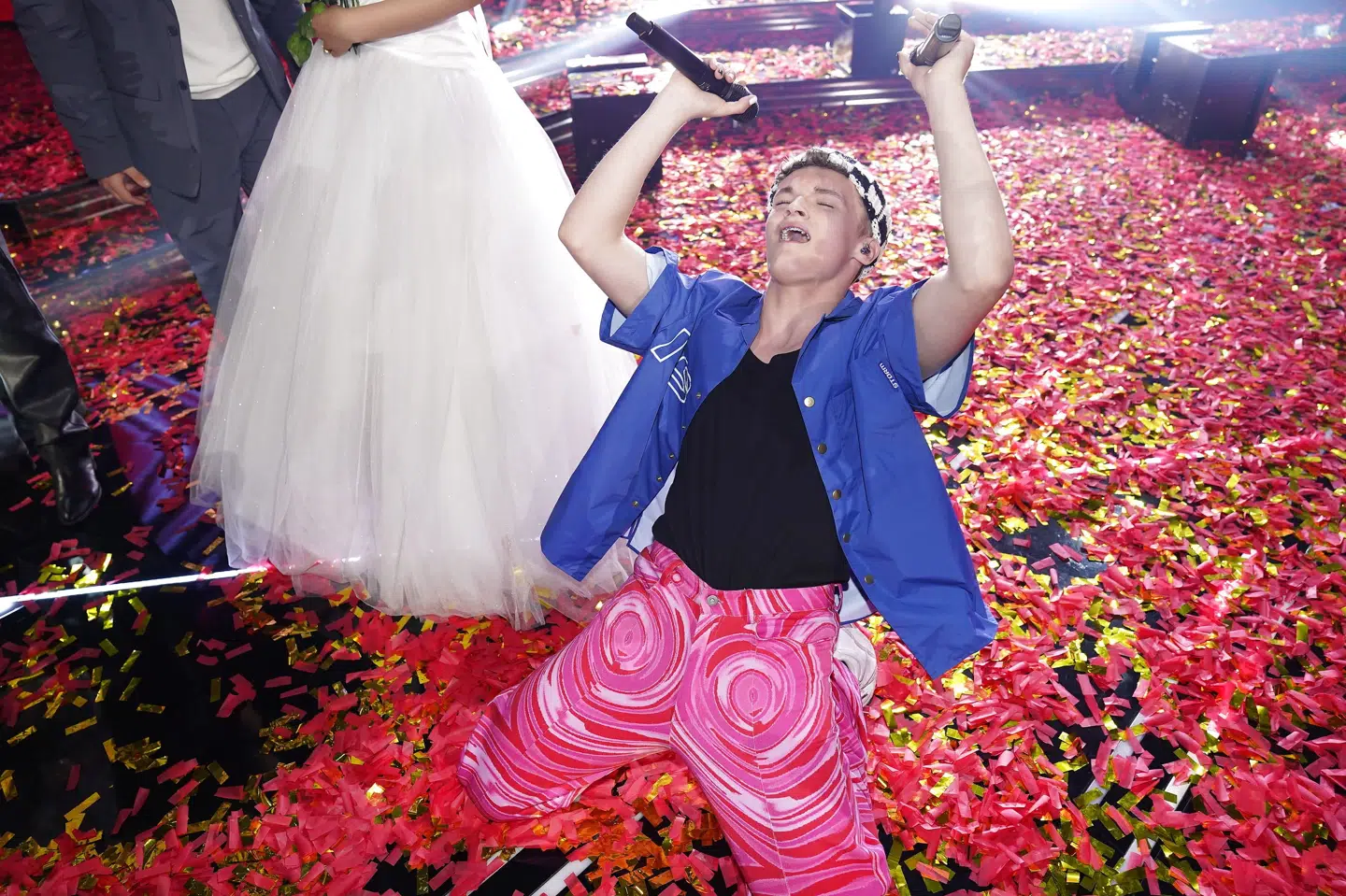 Mads Moldt havde selv skrevet sin egen finalesingle, Clingy, som han sang foran de hujende publikummer i det fyldte studie i Brøndby efter to sæsoner præget af coronapandemien. Martin Sylvest/Ritzau Scanpix