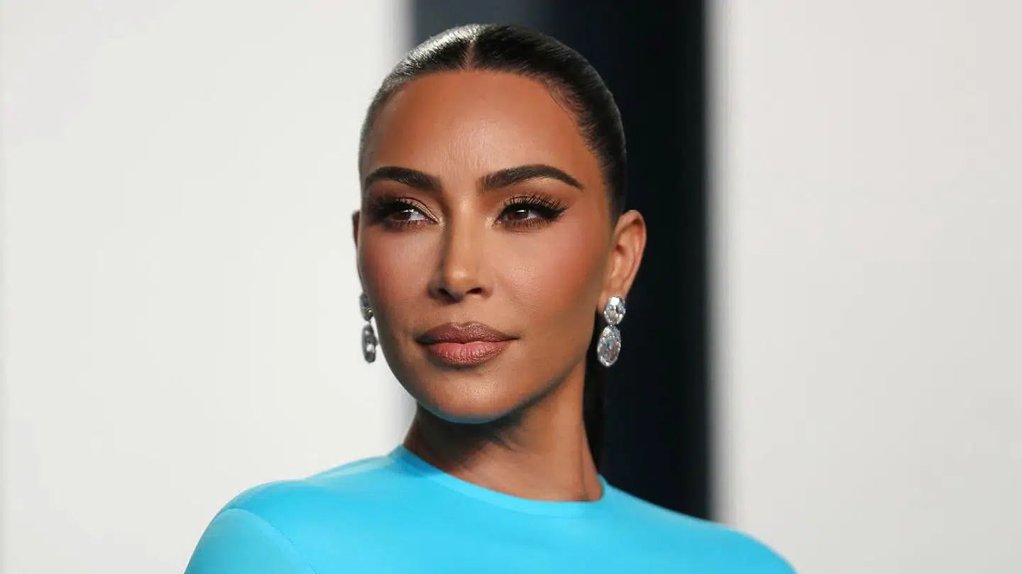 Kim Kardashian gik glip af sin søsters bryllup.