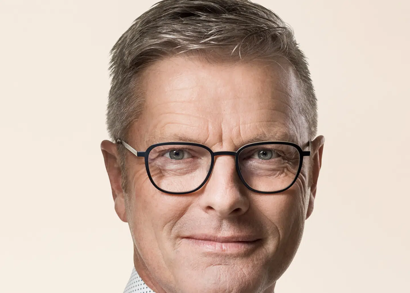 Udviklingsminister Flemming Møller Mortensen har været på frierfødder. Han skal giftes med sin kæreste gennem to år.