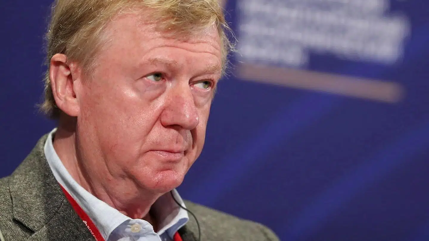 Anatoly Chubais var manden bag den store privatisering af de statslige selskaber – og var i virkeligheden på den måde med til at skabe de enorme formuer for eksempelvis Mikhail Khodorkovskij, Mikhail Fridman og Pyotr Aven.