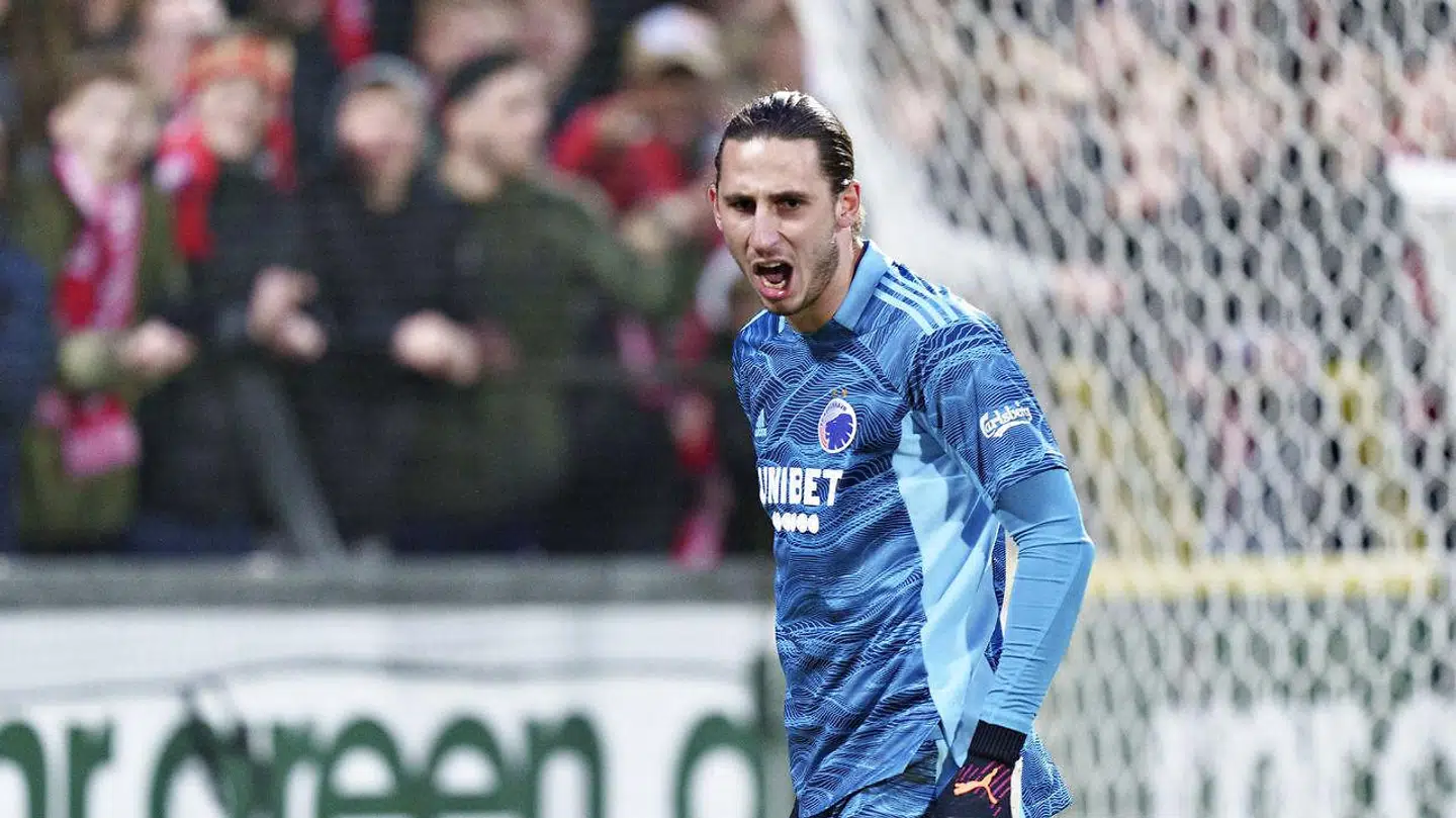 Kamil Grabara kom i klammeri med AaB igen.