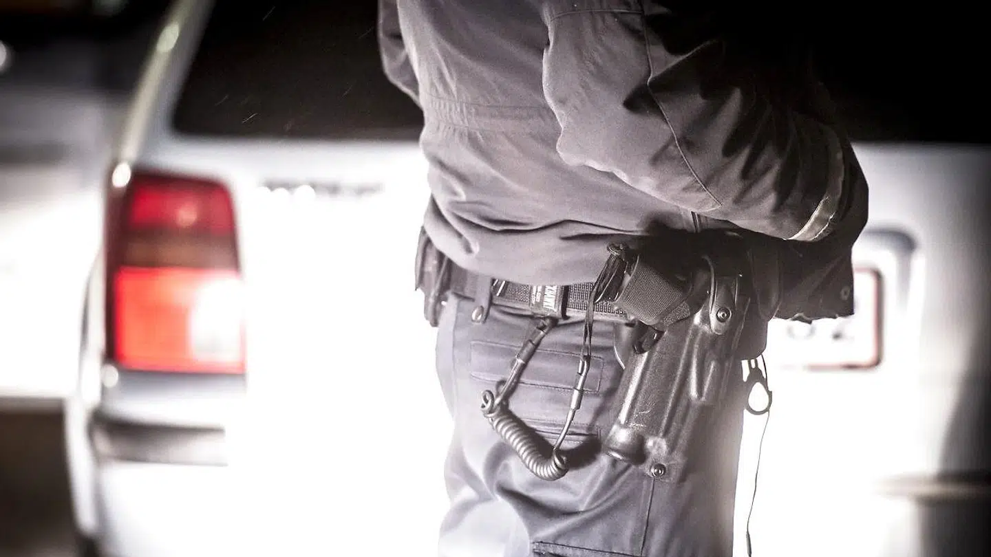 Fyns Politi har med al sansynlighed fundet frem til den mørke personbil, der natten til søndag kørte frontalt mod tre mænd og ramte to, som efterfølgende blev indlagt på Odense Universitetshospital. (Foto: Mads Claus Rasmussen/Ritzau Scanpix)