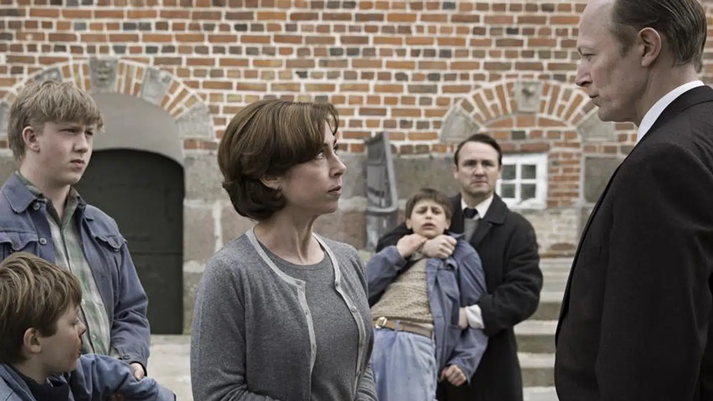 Sofie Gråbøl og Lars MIkkelsen i 'Der kommer en dag'.