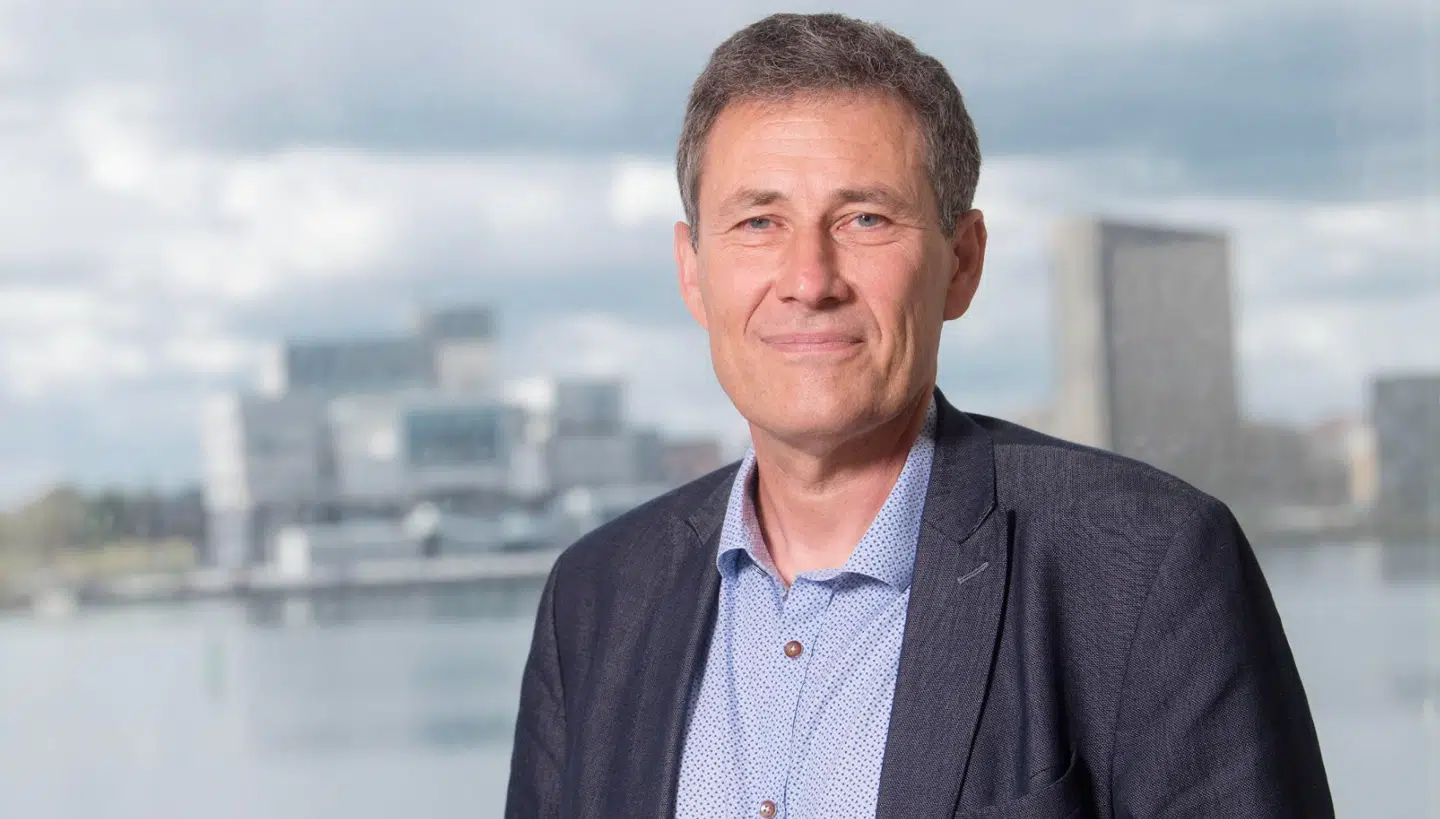 Tidligere direktør i By og Land er også fritstillet efter skandalesag. Det er uvist, hvor mange penge han tager med sig ud af de kommunale døre.