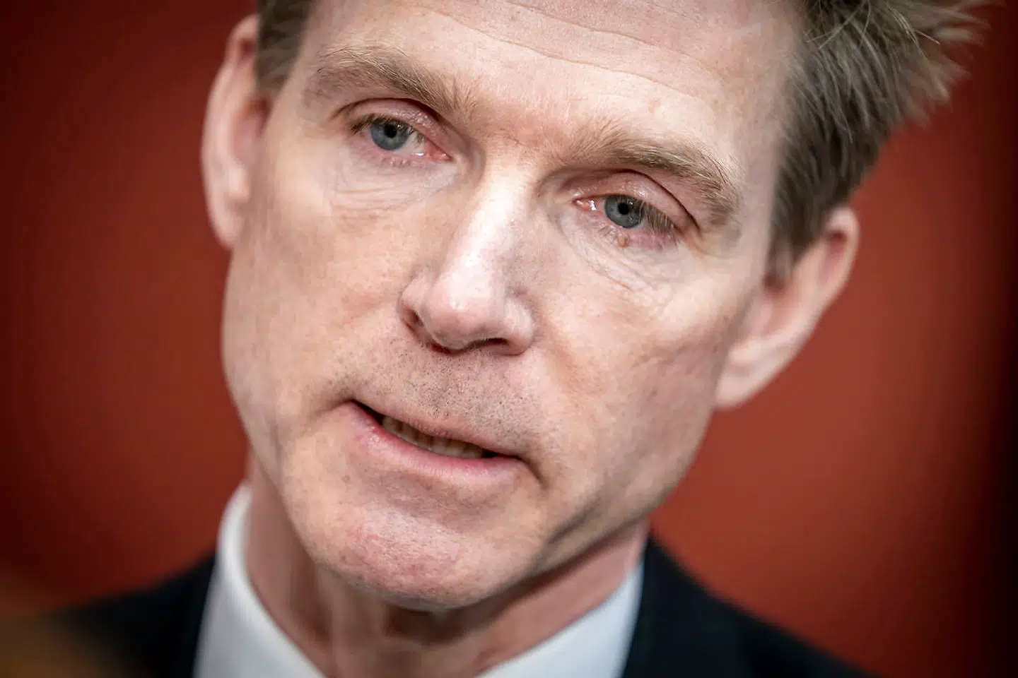 Kristian Thulesen Dahl (DF) ankommer til gruppemøde hos Dansk Folkeparti på Christiansborg, tirsdag den 22. februar 2022. Flere medlemmer har meddelt at de forlader partiet på grund af formand Morten Messerschmidt.. (Foto: Mads Claus Rasmussen/Ritzau Scanpix)