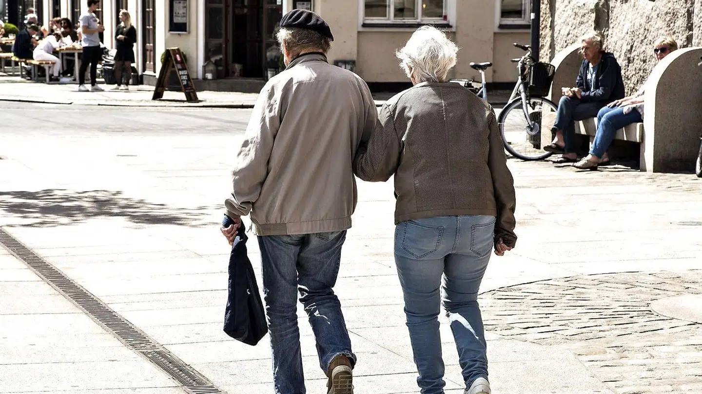 Det er især ældre danskere, som har udfordringer med at skifte fra NemID til MitID, og som derfor i øjeblikket giver en del ekstra arbejdsbyrder til landets kommuner.