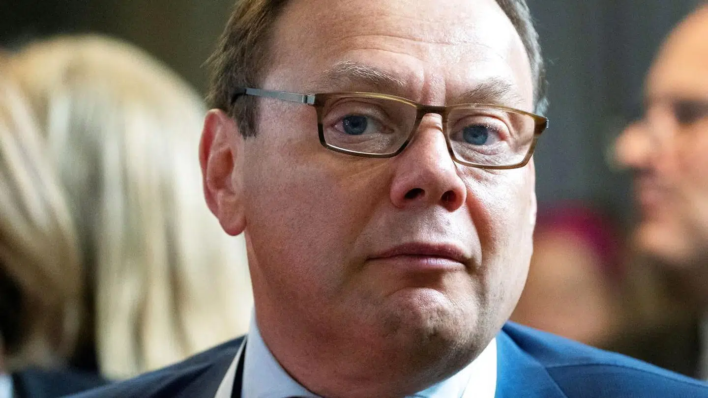 Hav mere end 83 milliarder kroner på bankkontoen som verdens 128. rigeste mand i verden, men få pludselig et forbud mod at bruge dine penge. Det hævder den russiske oligark Mikhail Fridman er straffen til ham på grund af Ruslands invasion af Ukraine.