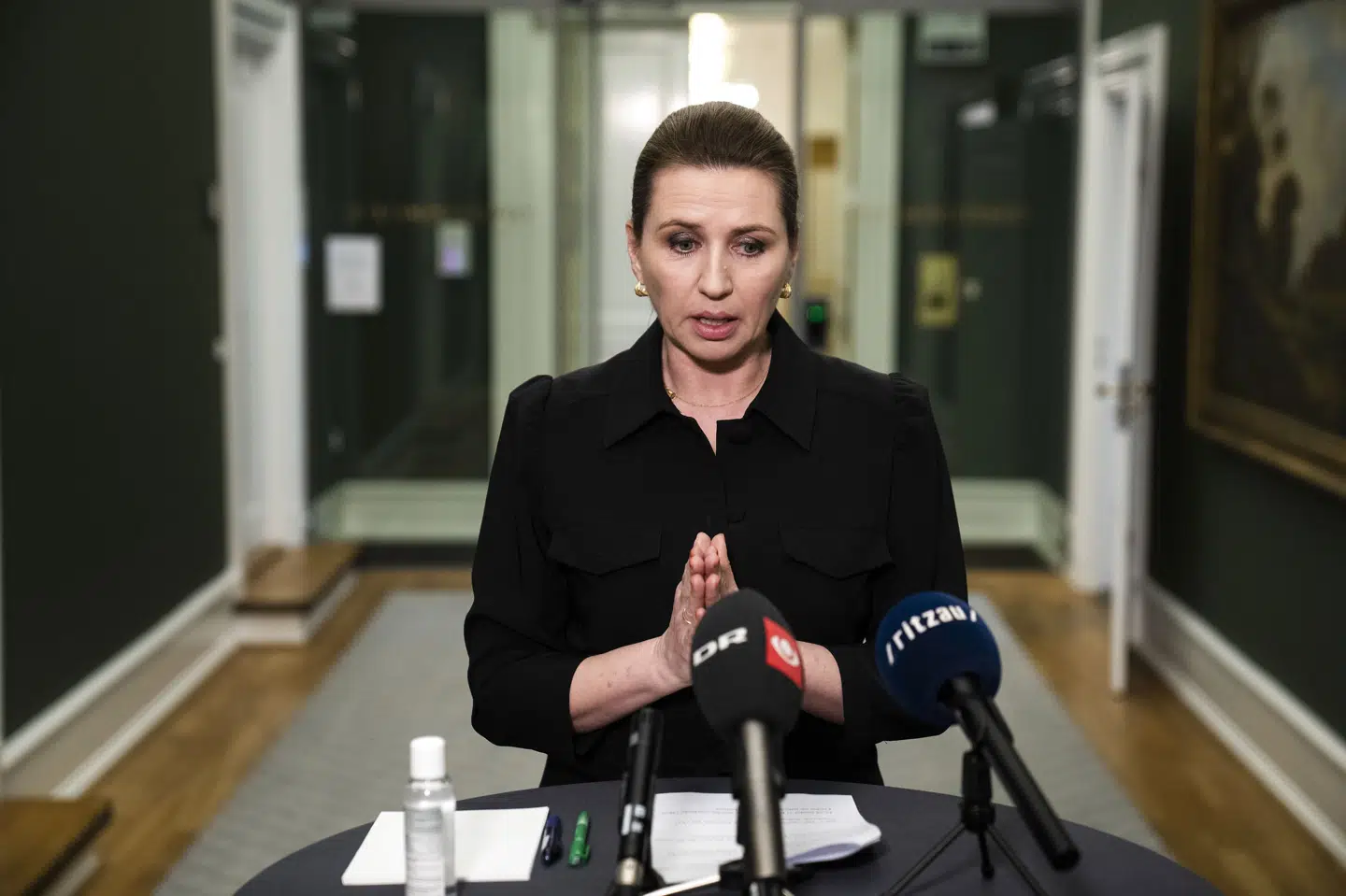 Kritikken fra Tibetkommissionen er alvorlig og kræver skærpet opmærksomhed, mener statsministeren. På billedet ses statsminister Mette Frederiksen (S) på Christiansborg den 23. marts. Martin Sylvest/Ritzau Scanpix