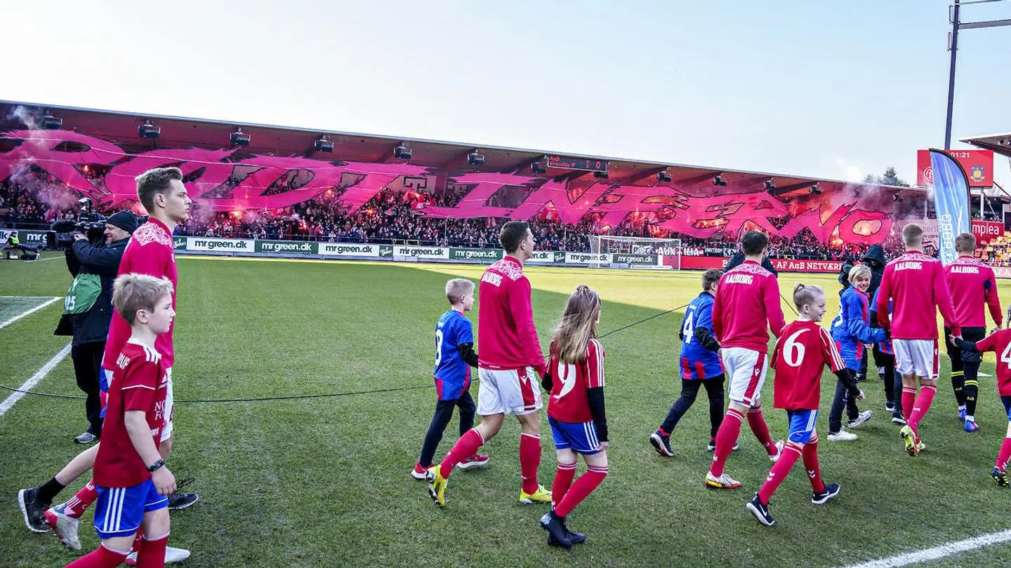 »Jeg kan godt mærke, jeg er kommet til en stor klub og en storklub,« siger Lars Friis om sin nye klub.