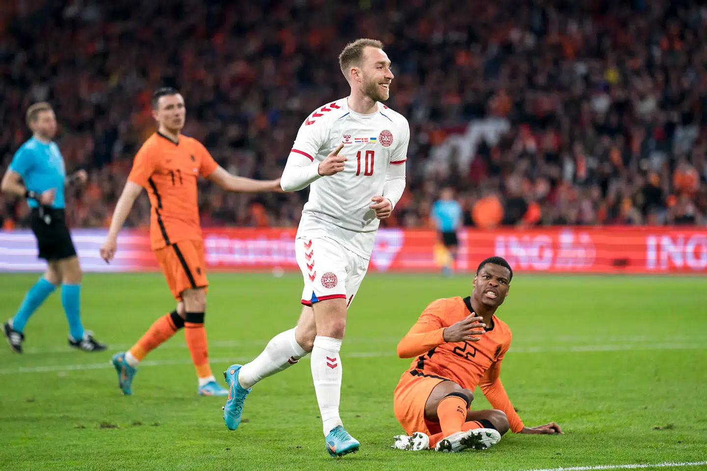 Christian Eriksen fejrer scoringen mod Holland.