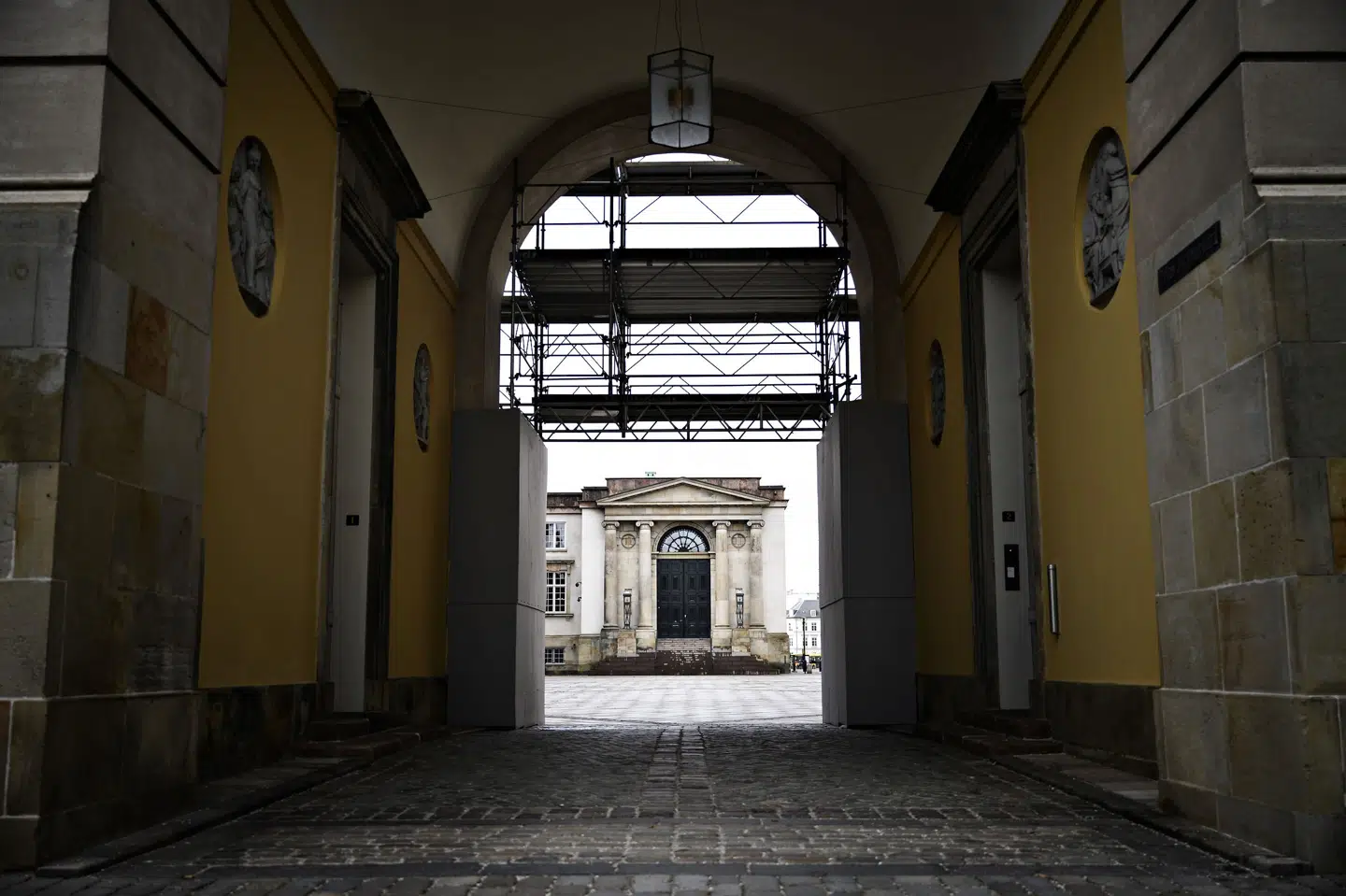 Højesteret har torsdag skærpet straffen i en voldtægtssag fra Esbjerg. Den dømte - en 22-årig mand - har været efterlyst siden begyndelsen af januar. (Arkivfoto). Philip Davali/Ritzau Scanpix