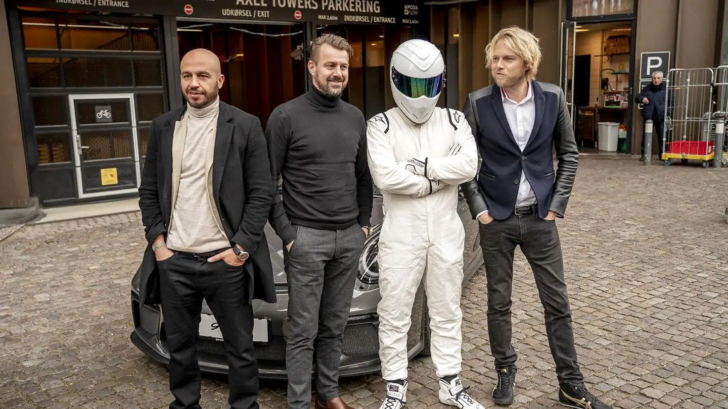 Tv-vært Felix Smith, skuespiller Dar Salim og tidligere racerkører Jesper Carlsen var værter på 'Top Gear', som for første gang blev lavet i en dansk version. Pressemødet for den nyhed blev holdt i Scanleasings lokaler. Felix Schmidt står ved siden af den hemmelige racerkører The Stig.