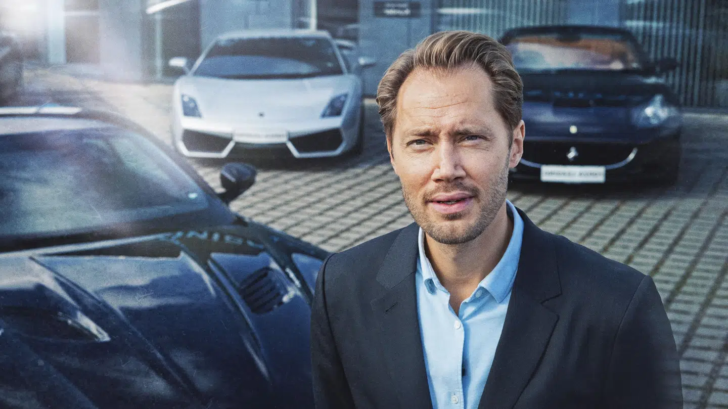 DR-journalist Jens Langhorn er vært på 'Pengejægerne', der i seneste afsnit - 'Luksusbiler på frihjul' - sætter det konkursramte Scanleasing under lup. Efter programmet blev sendt blev direktøren for virksomheden anholdt.