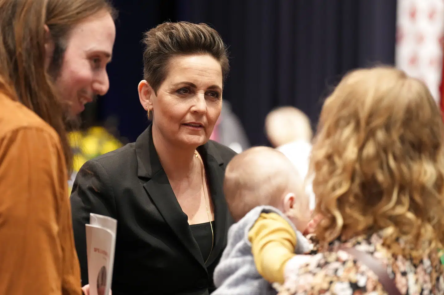 - Vi må ikke tage fejl. Kina har nøje studeret, hvordan Vesten har reageret på Ruslands aggression. Svaghed i Vesten kan meget vel blive startskuddet på kinesiske angreb på Taiwan, og til at Kina yderligere strammer tommelskruerne på Hong Kong og Tibet, siger SF-formand Pia Olsen Dyhr. Claus Fisker/Ritzau Scanpix