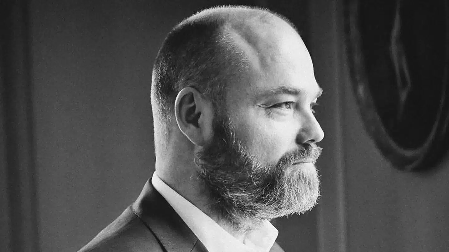 Anders Holch Povlsen har siden slutningen af 2020 været den mest velhavende person i Danmark. Men den titel må han nu overlade til en anden.