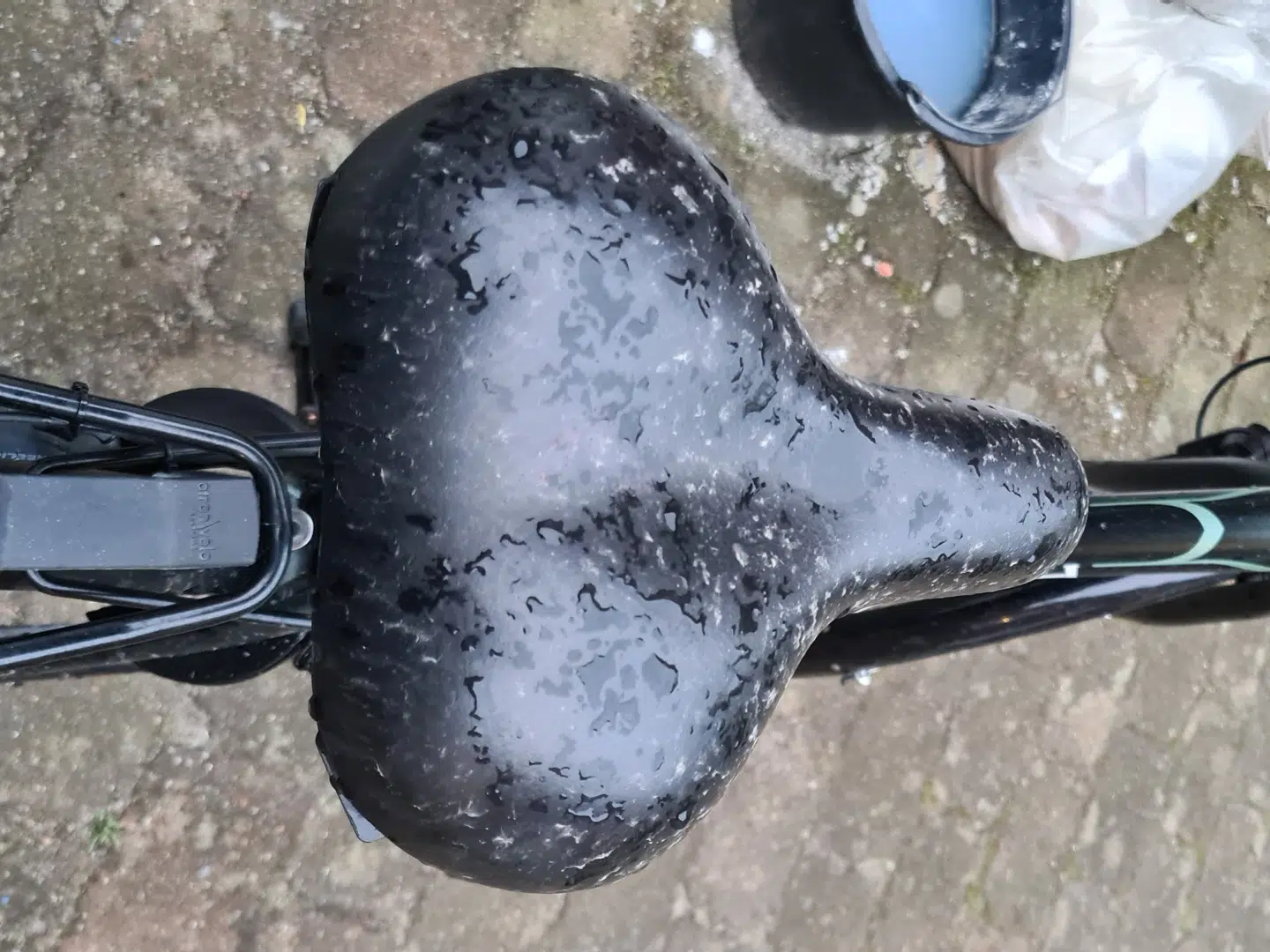 Her er det Flemming Borg Jensen, der har fanget blodregnen på en cykelsadel i Storkøbenhavn.